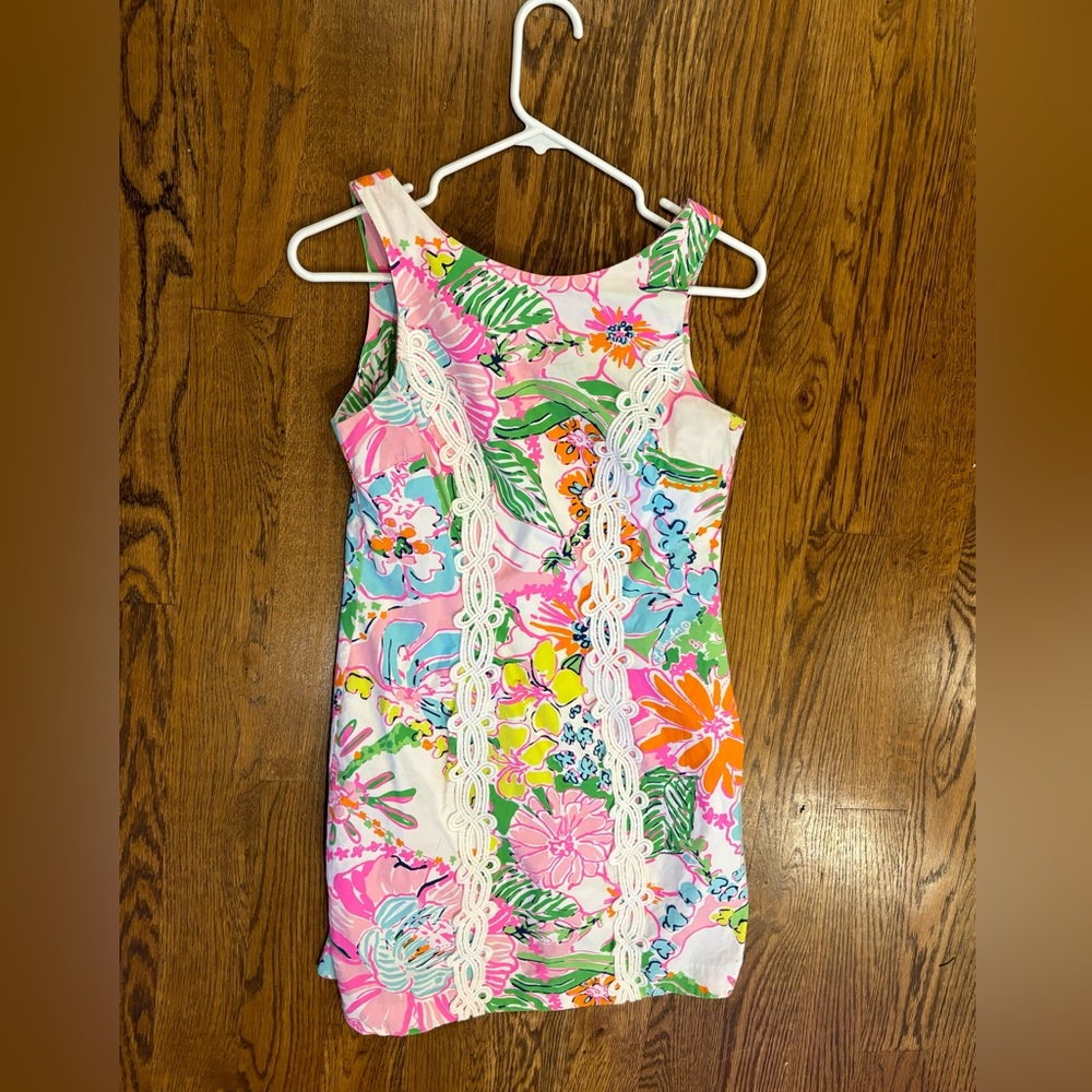 Lilly Pulitzer Size 2 Tropical Lace Trimmed Shift Dress. Mint cond. never worn.